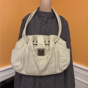 Tiganello Chic Cream Leather Shoulder Bag with matching Key Chain